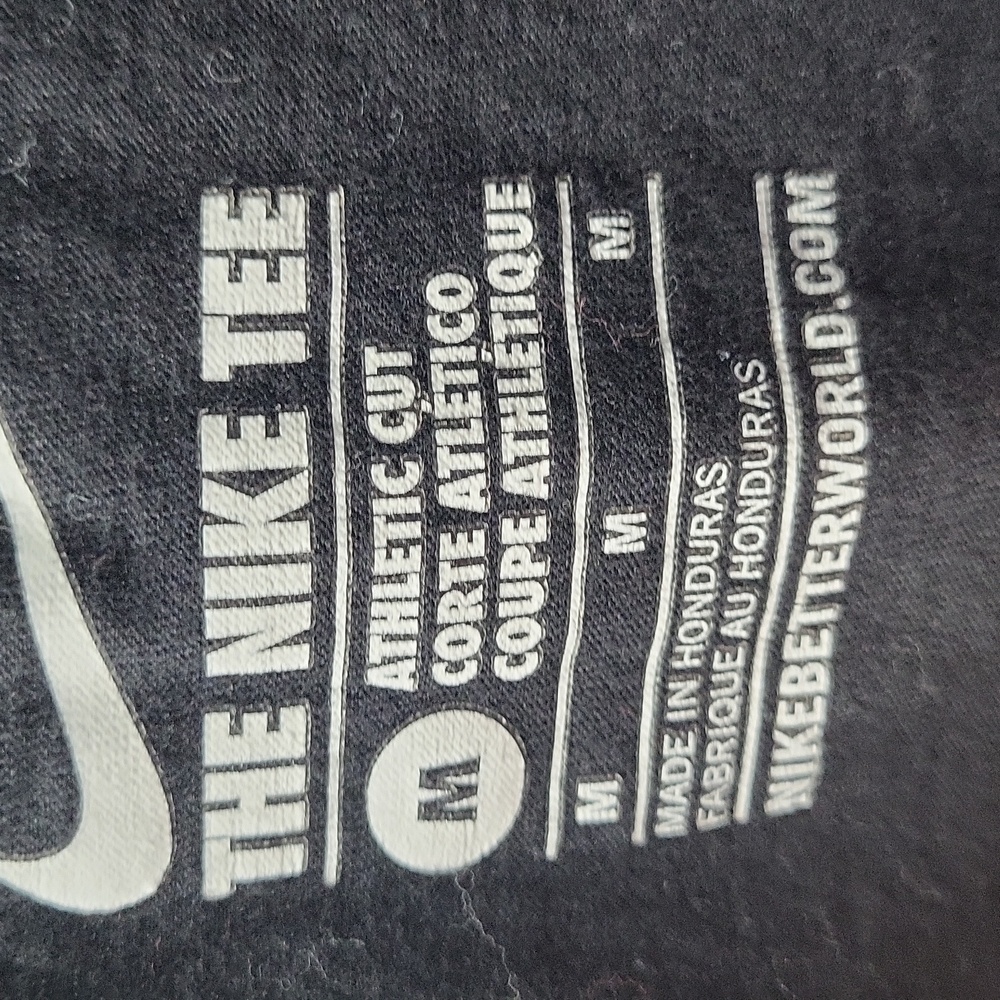 Iowa Hawkeyes Football Tshirt - Picture 2 of 2